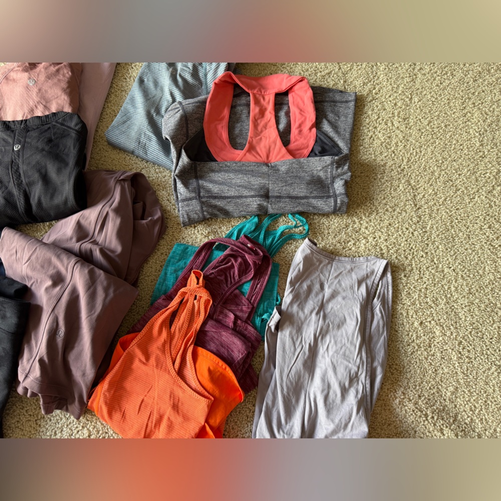 HUGE Lululemon Bundle Lot 20+ Pieces Leggings Bras Swiftly Tops Shorts Dress Hat - Picture 3 of 10